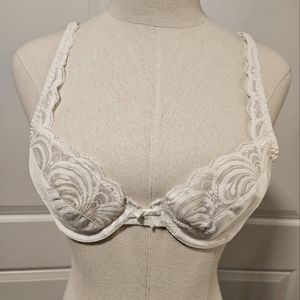 Vintage Carnival 36A Nylon Lace White Bra 2000s Y2K Classic Demi Sweethe…
